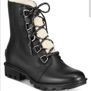 Sorel
Women's Phoenix Short Lace Shearling Boots